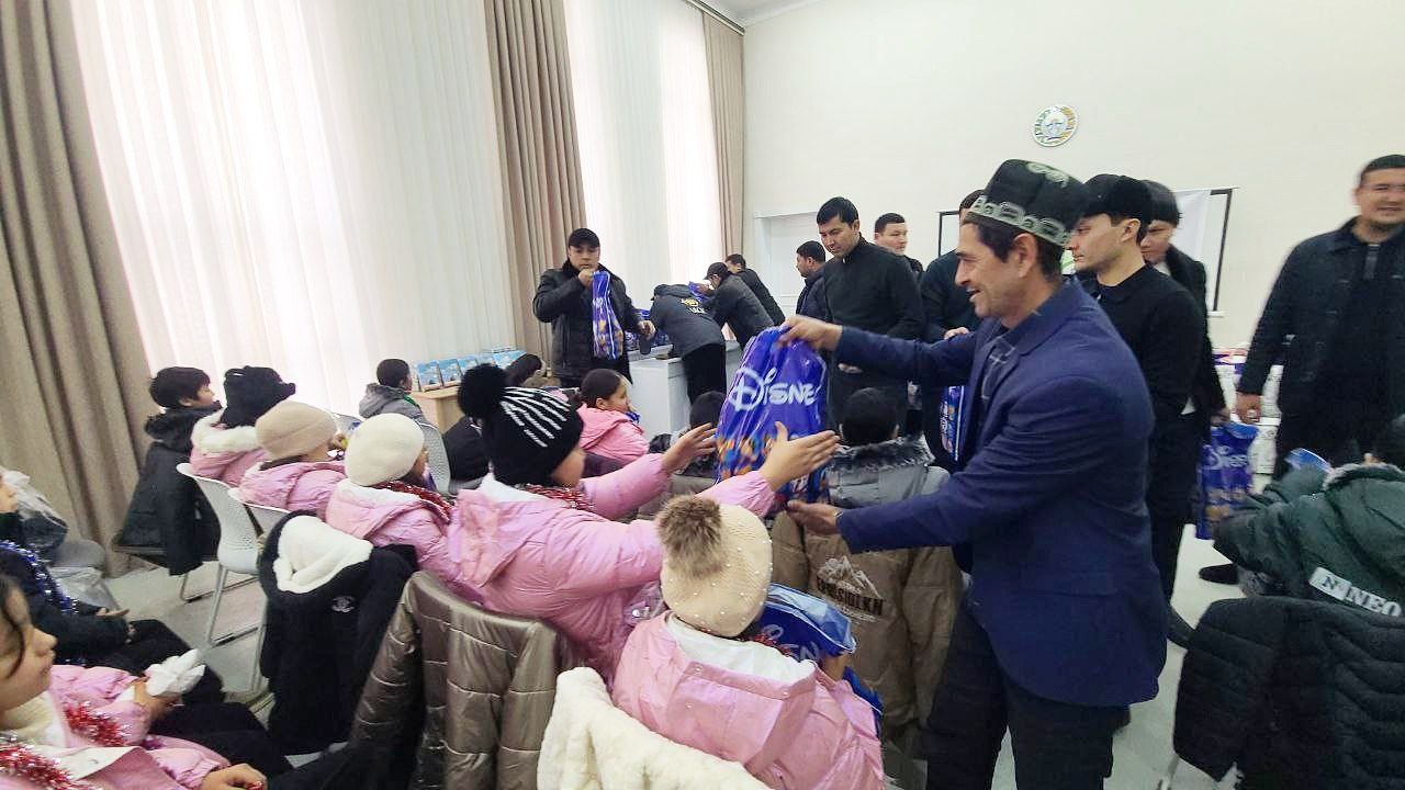 50 NAFAR CHIN YETIMLAR UCHUN YANGI YIL BAYRAMI