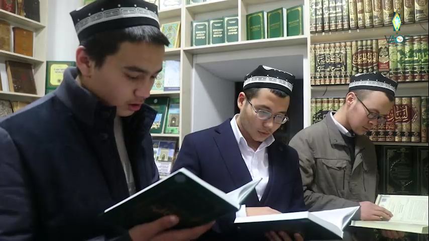 Important textbooks worth 46,204,800 soums were donated to Kokaldosh madrasah