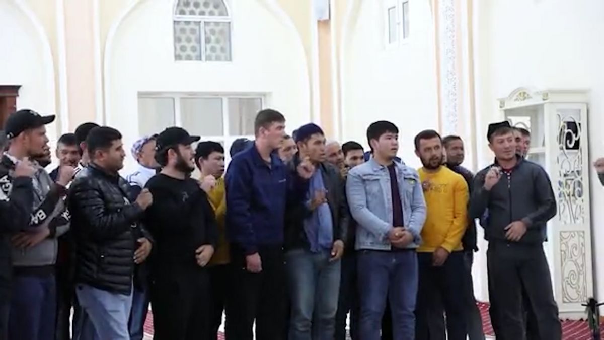 Около 60 заблудших людей в Джизаке вернулись в ислам