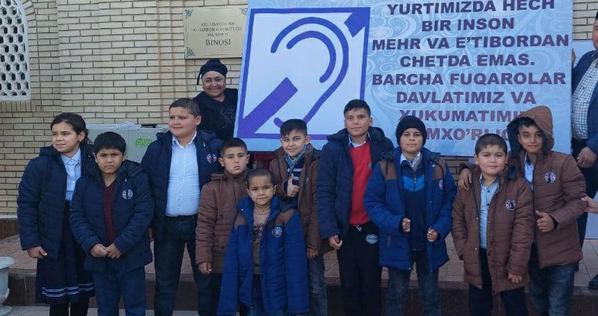 Today, on November 2, in the city of Karshi, Kashkadarya region, the regional branch of the Vaqf Foundation donated 145 pieces of warm winter clothing worth 12.6 million soums to families in need of social assistance, families with disabled members, as we